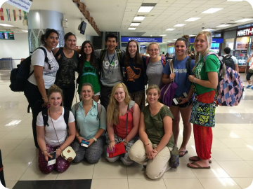 Loop Abroad students at the airport