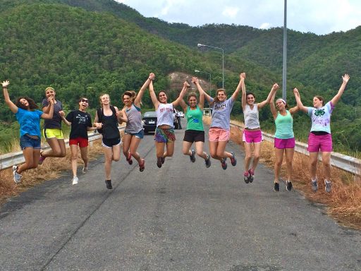 Jump shoot of Loop Abroad students